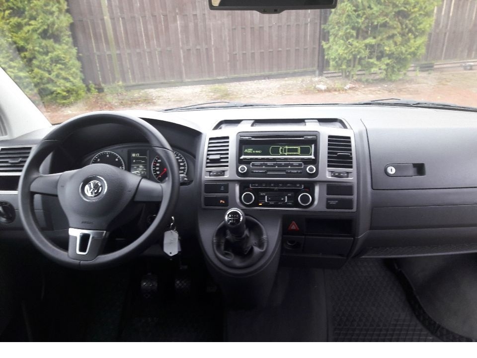 Фото Volkswagen Multivan 2014 года выпуска